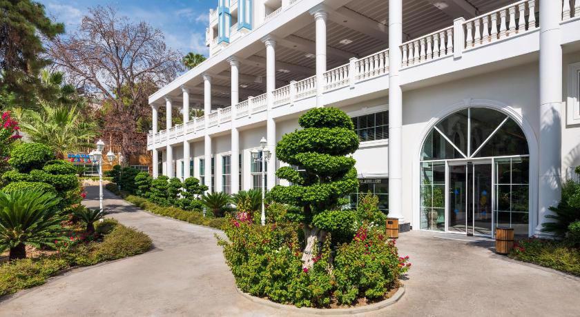 Seaden Sea Planet Resort & Spa