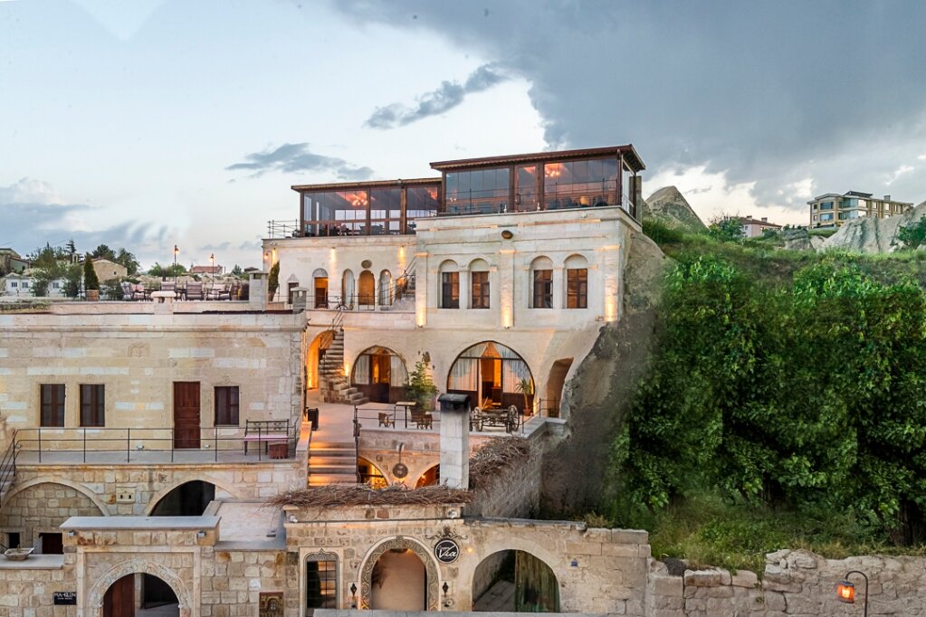 Cappa Via Cave Hotel